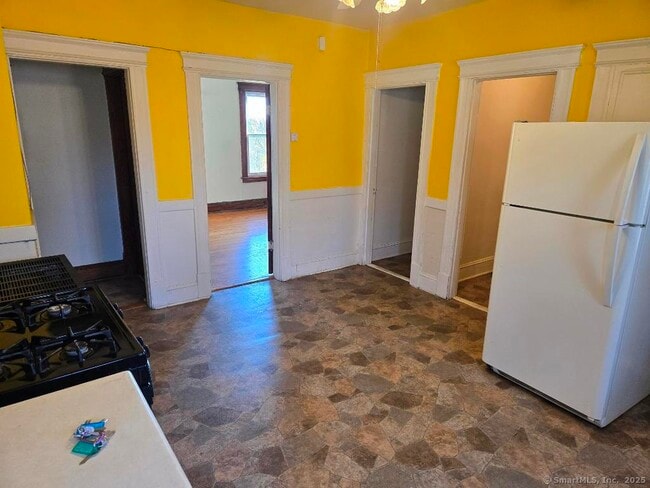 Building Photo - 67 Fox St