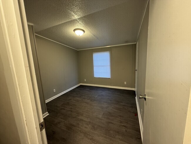 Foto del edificio - 3131 S Oliver Dr