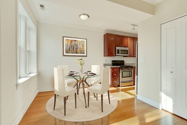 Building Photo - 4863 N Hermitage Ave