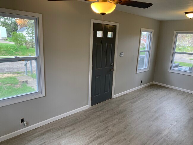 Building Photo - 308 Highland Ave SW