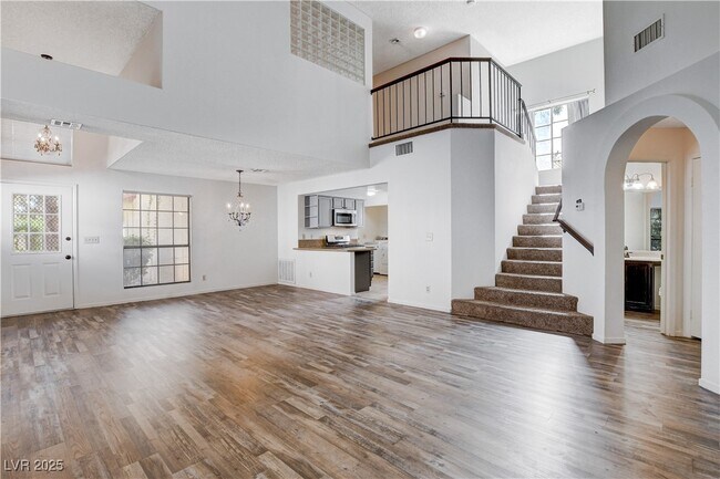 Foto del edificio - 4921 Fiesta Lakes St