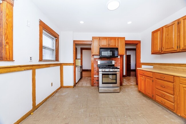 Building Photo - 17 Puritan Rd