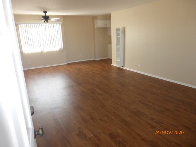 LIVING ROOM (VIEW 2) - 13930 Hawthorne Way