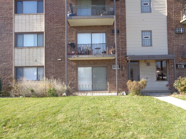 Foto del edificio - 5724 W 111th St