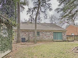 Primary Photo - 110 S Village Knoll Cir