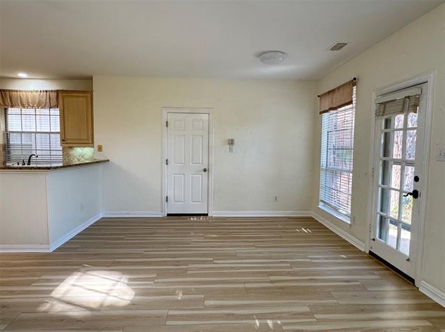 Foto del edificio - 3720 Southport Dr