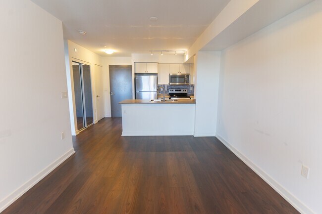 Photo du bâtiment - 1346-1346 Danforth Rd