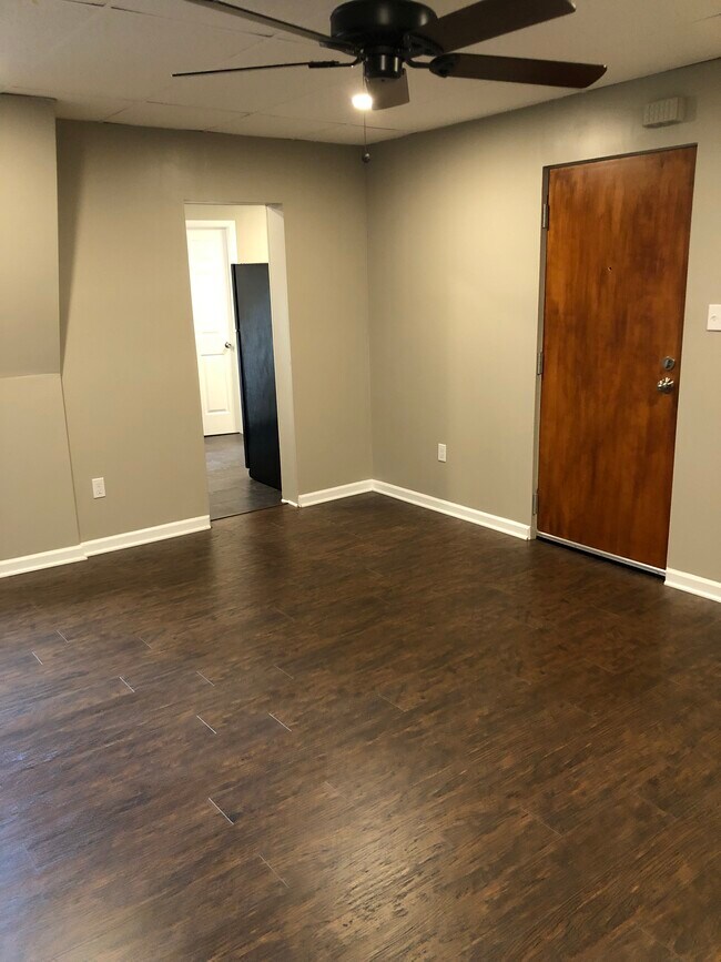 Large living room - 1602 Lowrie St