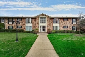 Building Photo - 5811 E University Blvd