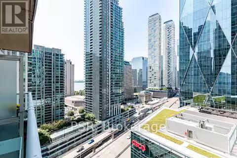 Photo du bâtiment - 18 Yonge St