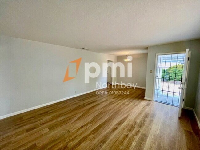 Foto del edificio - 313 E Bell Ave