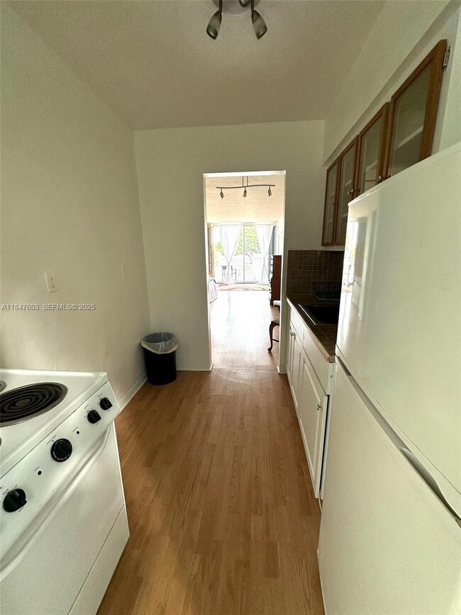 Building Photo - 1400 Pennsylvania Ave