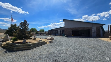 Building Photo - 5800 Peak Rd
