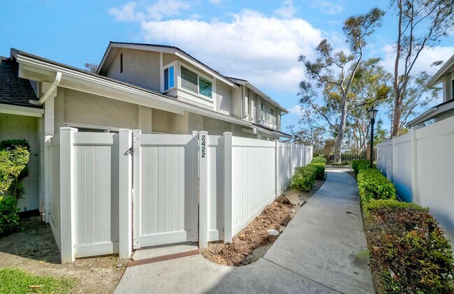 Foto del edificio - 2422 Coventry Cir