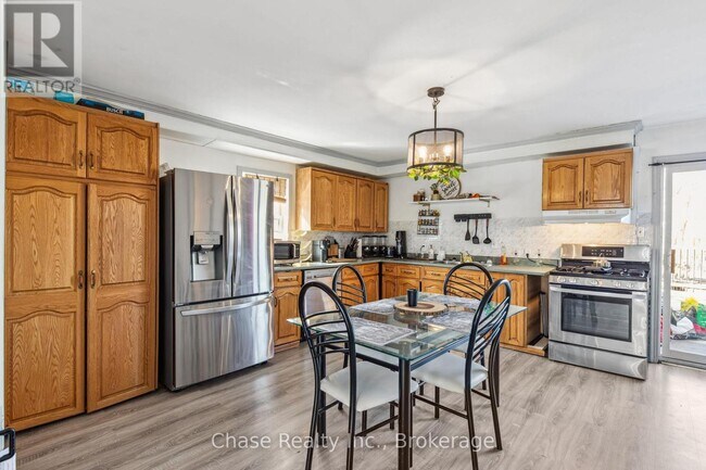 Photo du bâtiment - 16 Fifth St