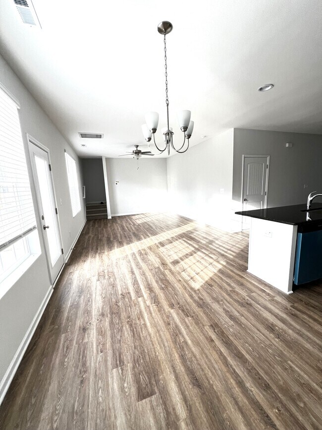 Building Photo - 224 Suhani Ln