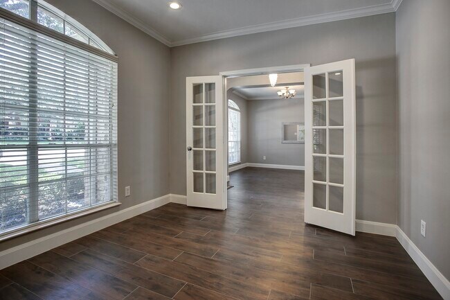 Foto del edificio - 5630 Heather Run Dr