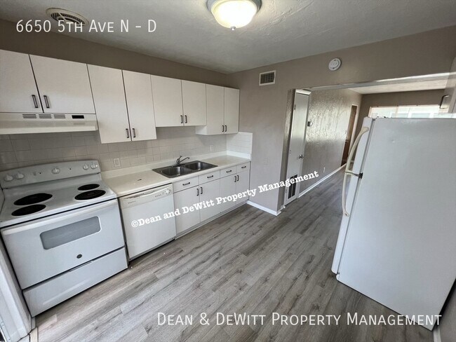 Foto del edificio - 6650 5th Ave N