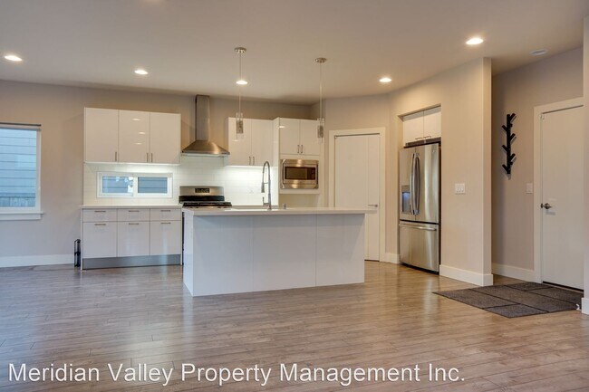 Building Photo - 4 br, 2.5 bath House - 12217 SE 270th PL