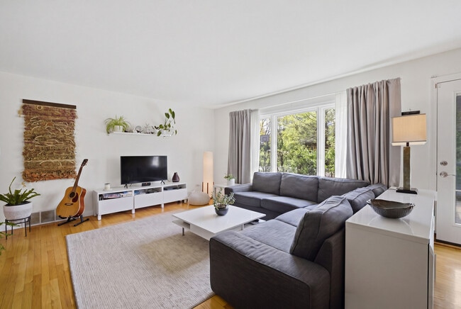 Foto del edificio - 1322 Brook Ln