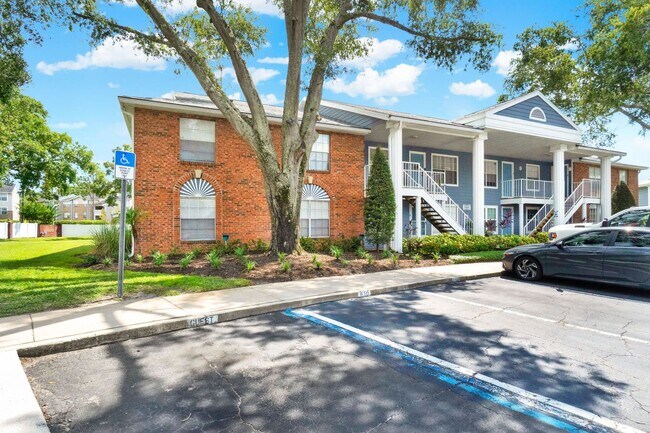 Foto del edificio - First Floor 2/2 Condo with private back in...