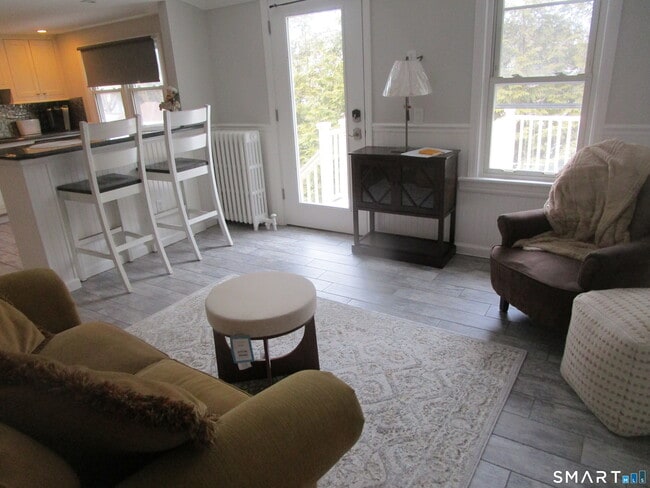 Building Photo - 256 Seaside Ave