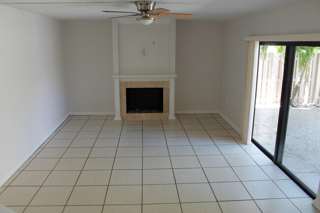 Foto del edificio - 1112 11th Ct