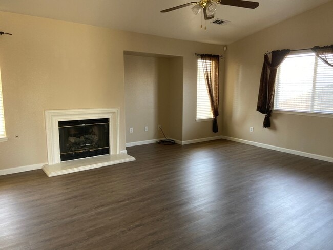 Building Photo - 1505 Ponderosa St