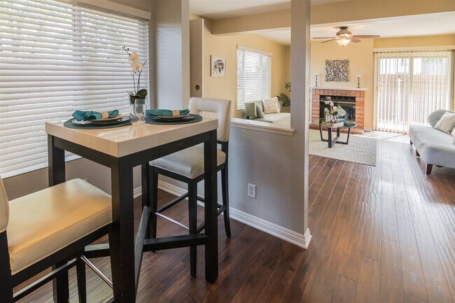 Foto del edificio - For rent in Granite Hills EC | 3BR 3BA with Garage