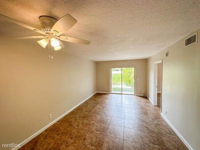 Foto del edificio - 3 br, 2 bath House - 2107 SE 3rd St Apt B 0