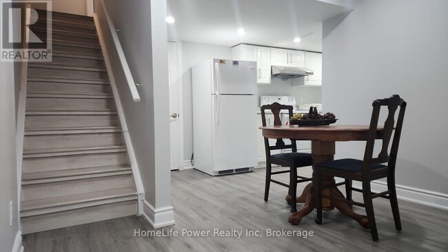 Building Photo - 43 Saddlebrook Ct