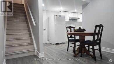 Building Photo - 43 Saddlebrook Ct