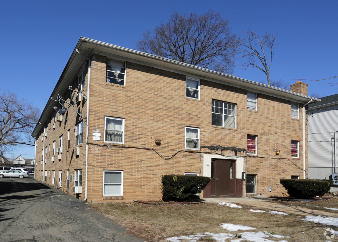 526 Walnut St, Elizabeth, NJ 07201 Apartments in Elizabeth, NJ