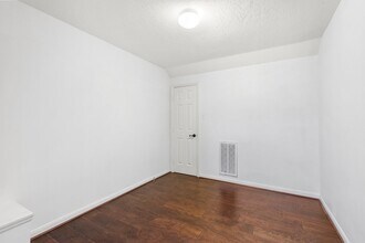 Building Photo - 70 Harvest Wind Pl