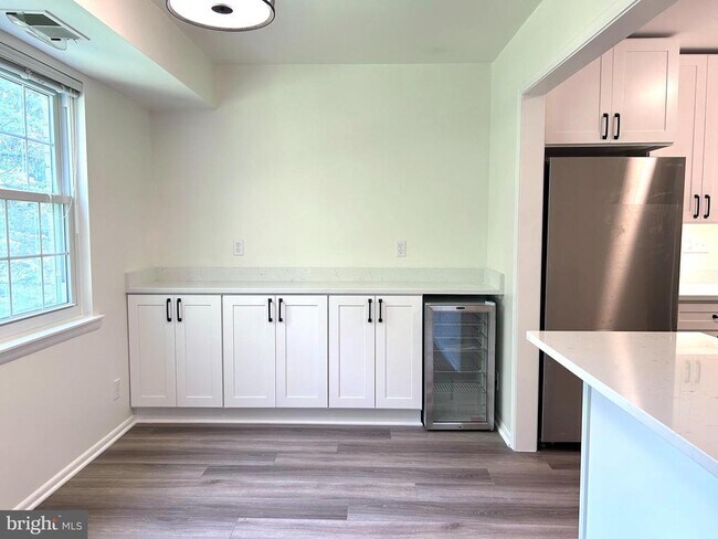 Building Photo - 107D Donzen Dr
