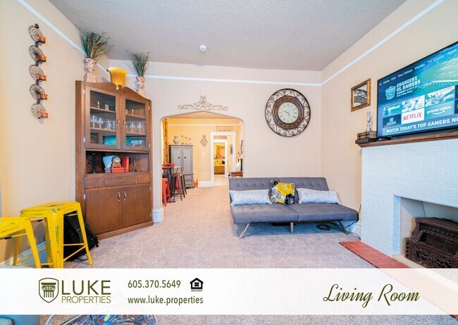 Building Photo - Updated rental home near downtown Sioux Falls