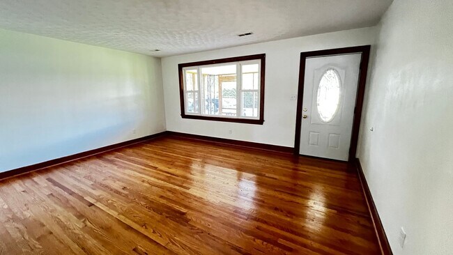 Building Photo - 3508 Linnet Ln
