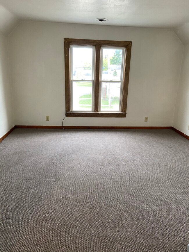 Living Rm - 1015 Liberty Ave