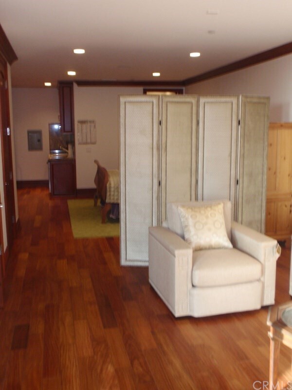 Building Photo - 47 Campanilla