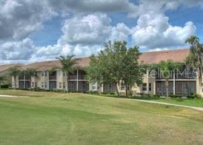 Foto del edificio - 803 Fairwaycove Ln