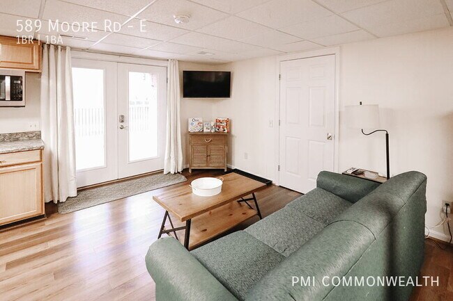 Foto del edificio - 589 Moore Rd