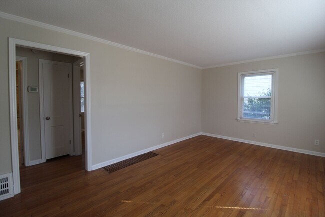 Foto del edificio - 2 Bedroom 1 Bath Home in Roeland Park