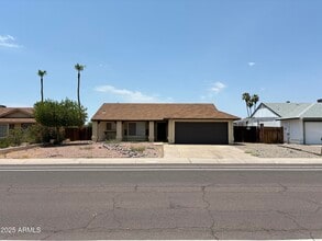 Building Photo - 11014 N 65th Ave