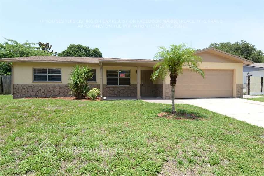Foto principal - 9247 78th Ave N