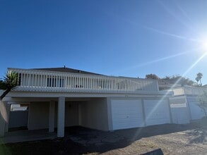 Building Photo - 2582-2584 Seahorse Ave