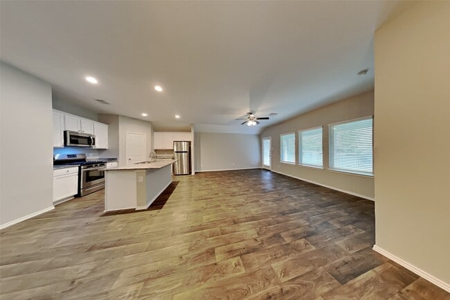 Building Photo - 7139 St Kitts Dr