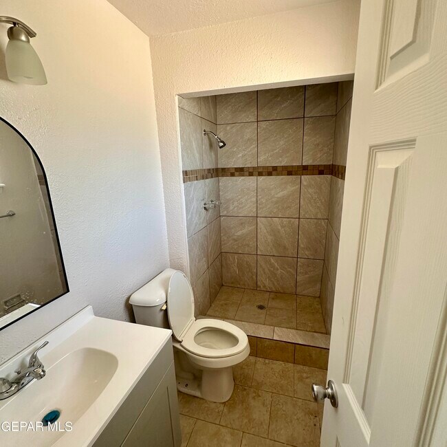 Foto del edificio - 10457 McCormick Ln