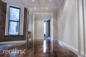 Primary Photo - 300 E 104th St