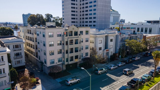Building Photo - Lake Park Terrace Apartments
