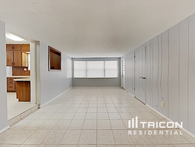 Building Photo - 6360 34th Avenue N St Petersburg FL